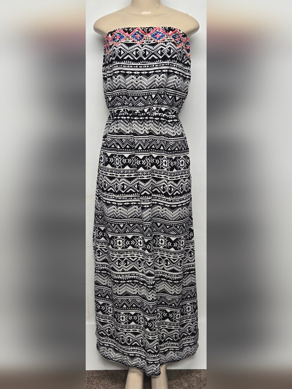 Xhilaration M Maxi Dress Strapless Southwestern Embroidered Pattern